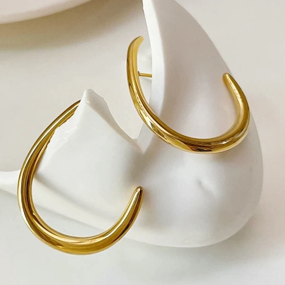 Geometrical Stud earrings - Picture 2 of 5